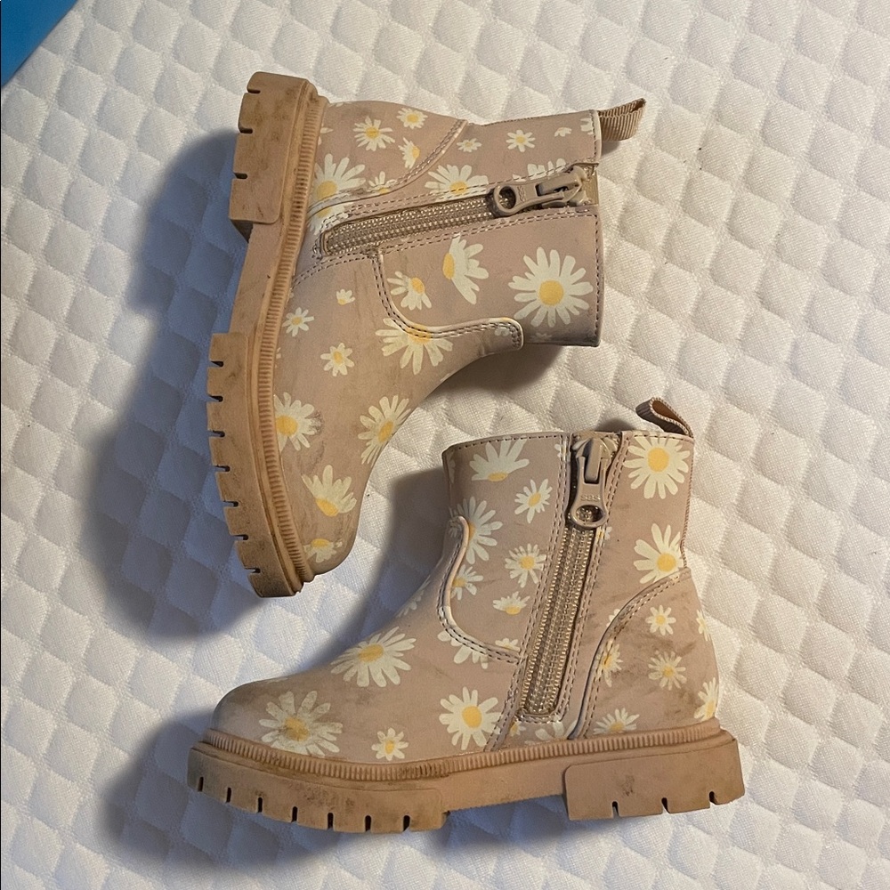 Cat & Jack Floral Daisy Toddler Girls Size 7 Boots - Picture 2 of 5